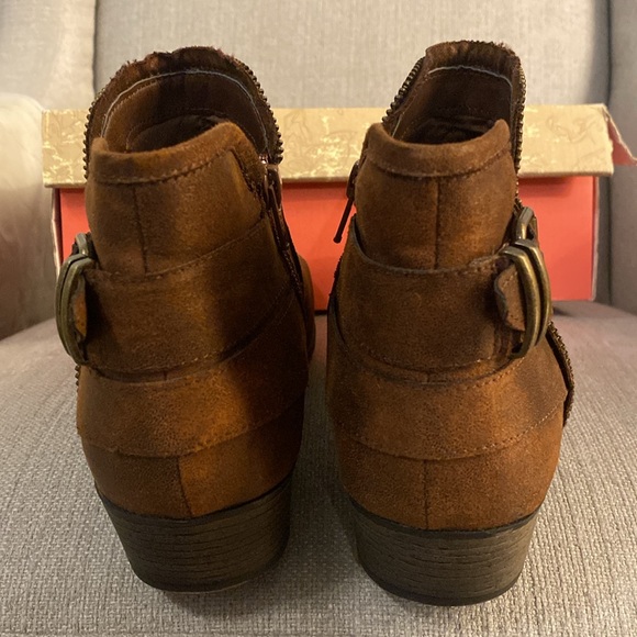 American Rag Booties - Picture 4 of 5